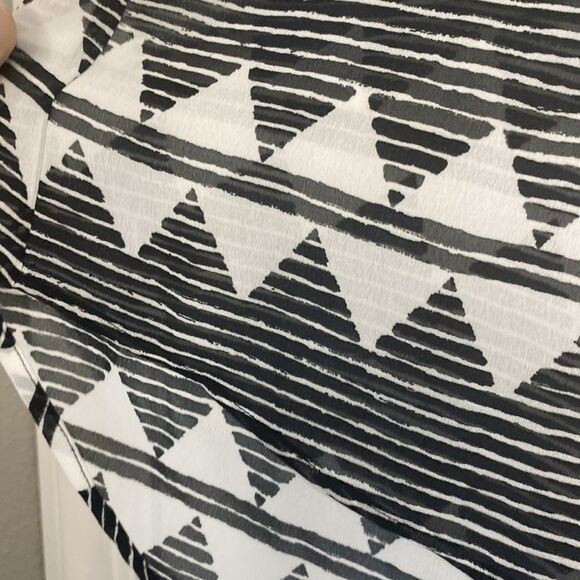 H&M Tribal Sheer Sleeveless Hi Low Button Up Top Blouse Size 6 - Picture 8 of 11